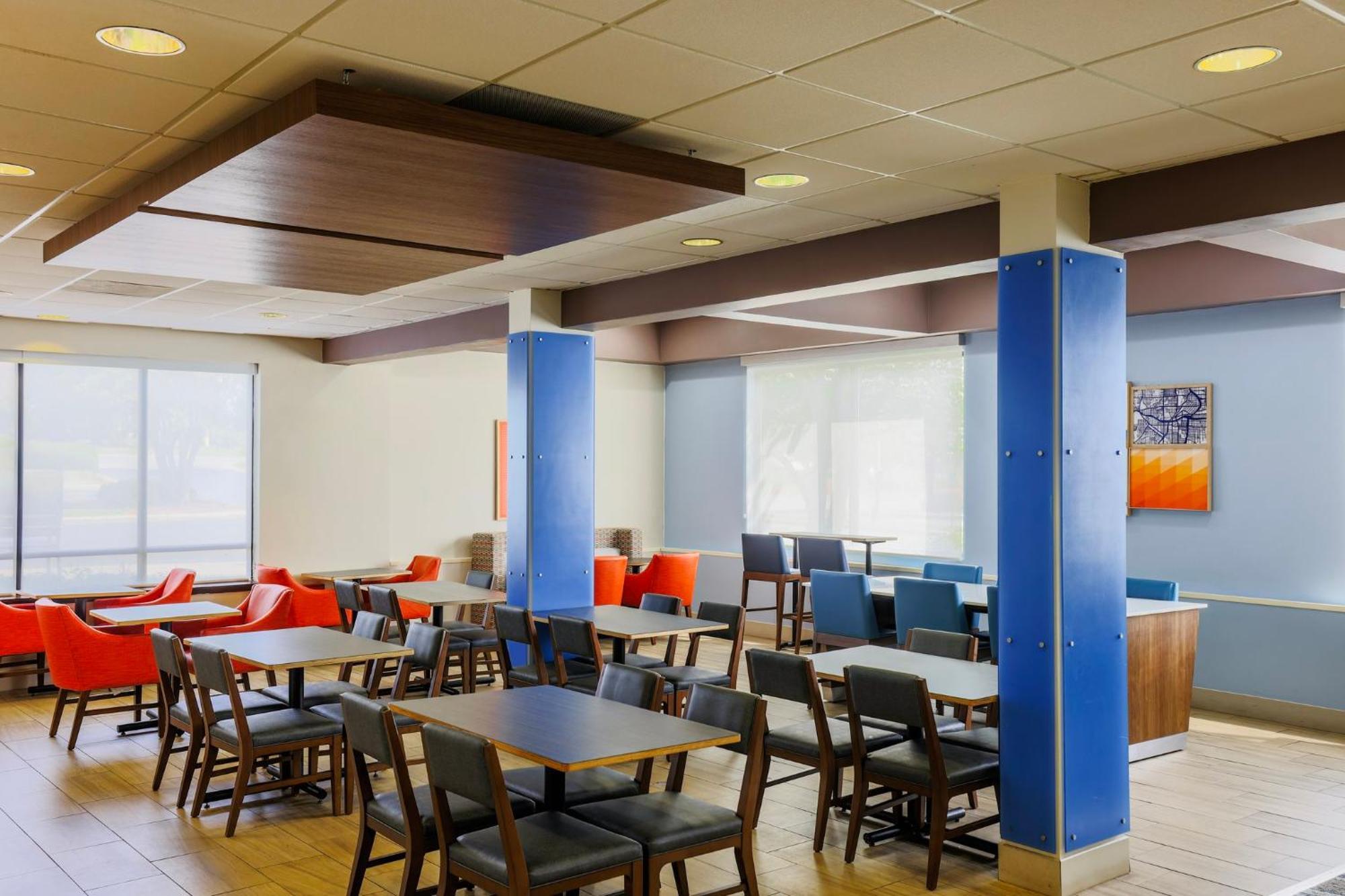 Holiday Inn Express Burlington By Ihg Exterior foto
