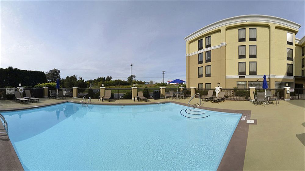 Holiday Inn Express Burlington By Ihg Exterior foto